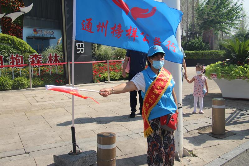 <strong>操逼操逼操小逼</strong>